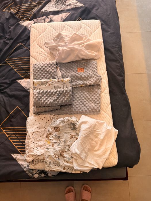 Łóżeczko niemowlęce 120x60 z szufladą + materac + pościel + nakładki