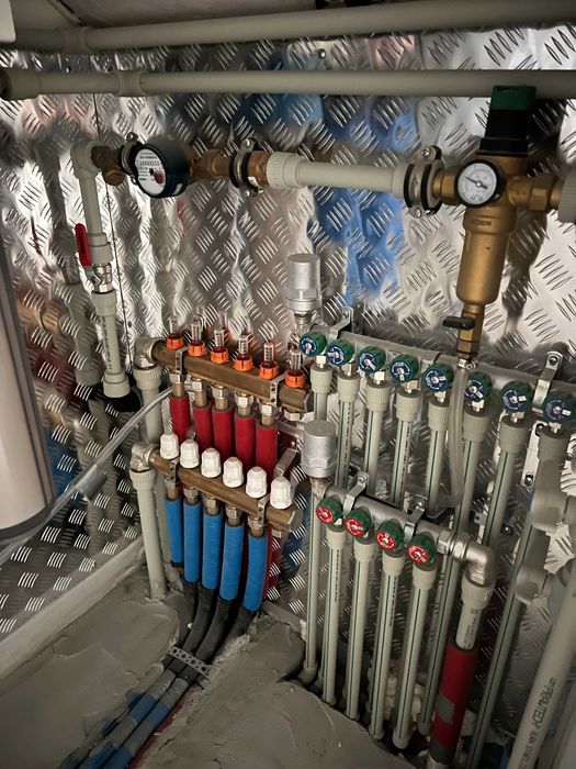 Таун в Бучі з частковим ремонтом,поруч вся інфраструктура!Газ!