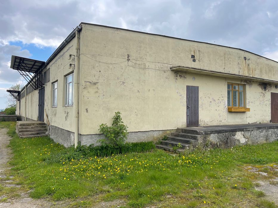 Budynek magazynowy 900m2 + 85m2 pom. socjalne Daszyna przy E91