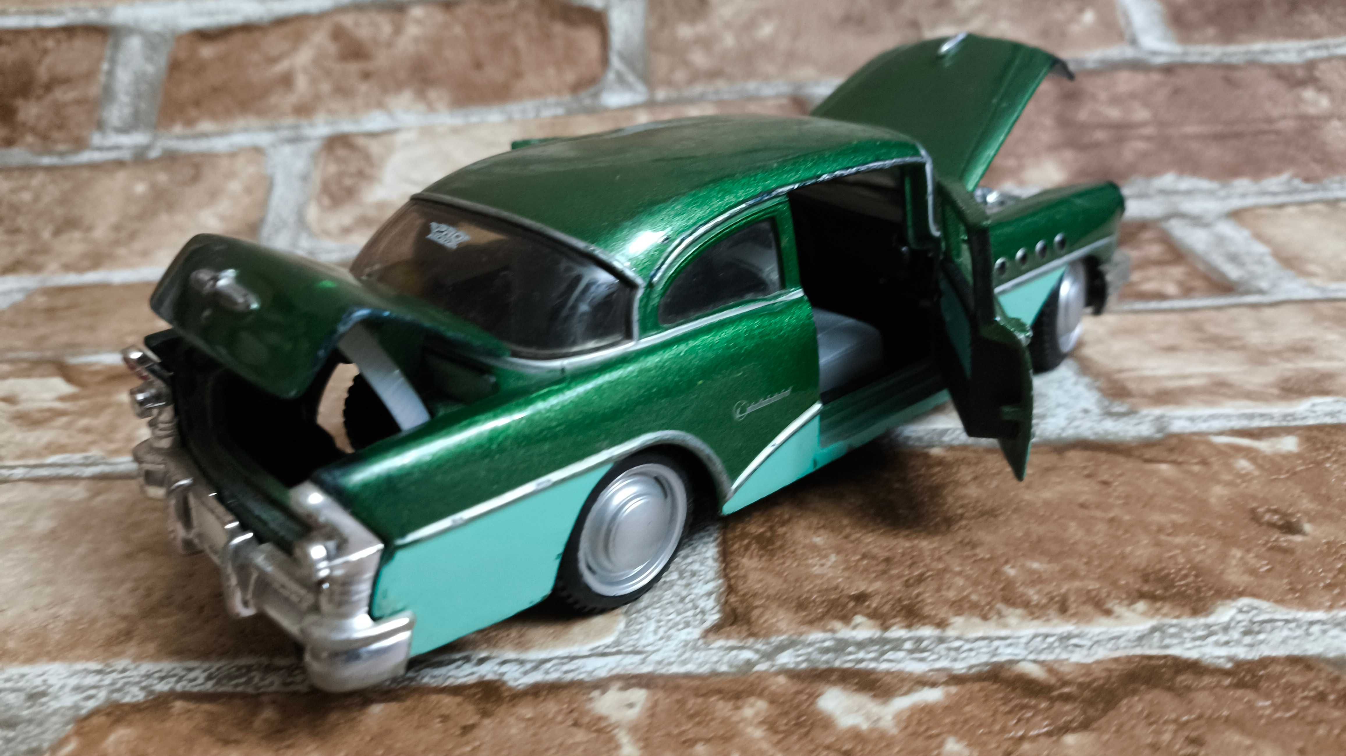 Машинка, іграшка Buick Century 1955 1:24 Maisto