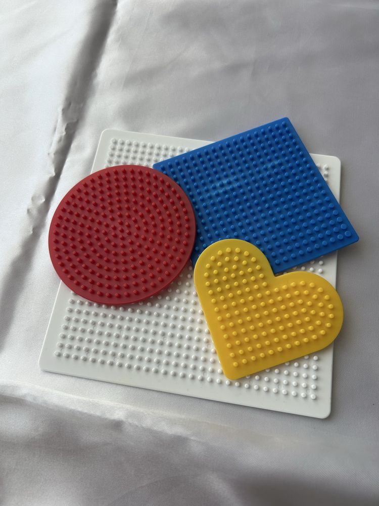 Pixel art Ikea com formas