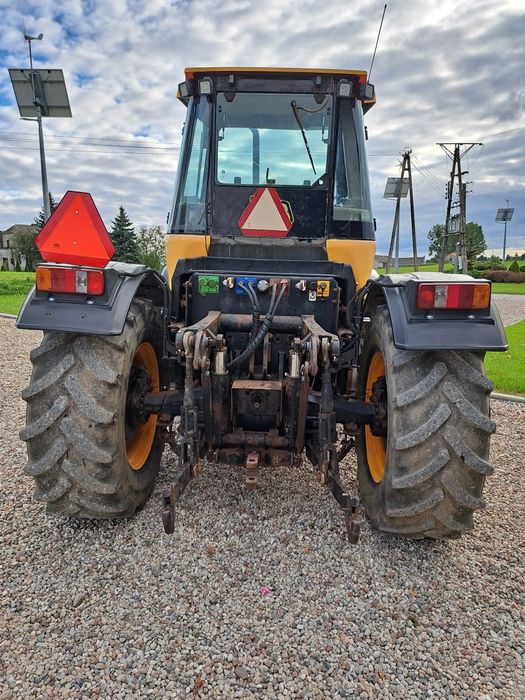 Ciągnik JCB Fastrac 2135