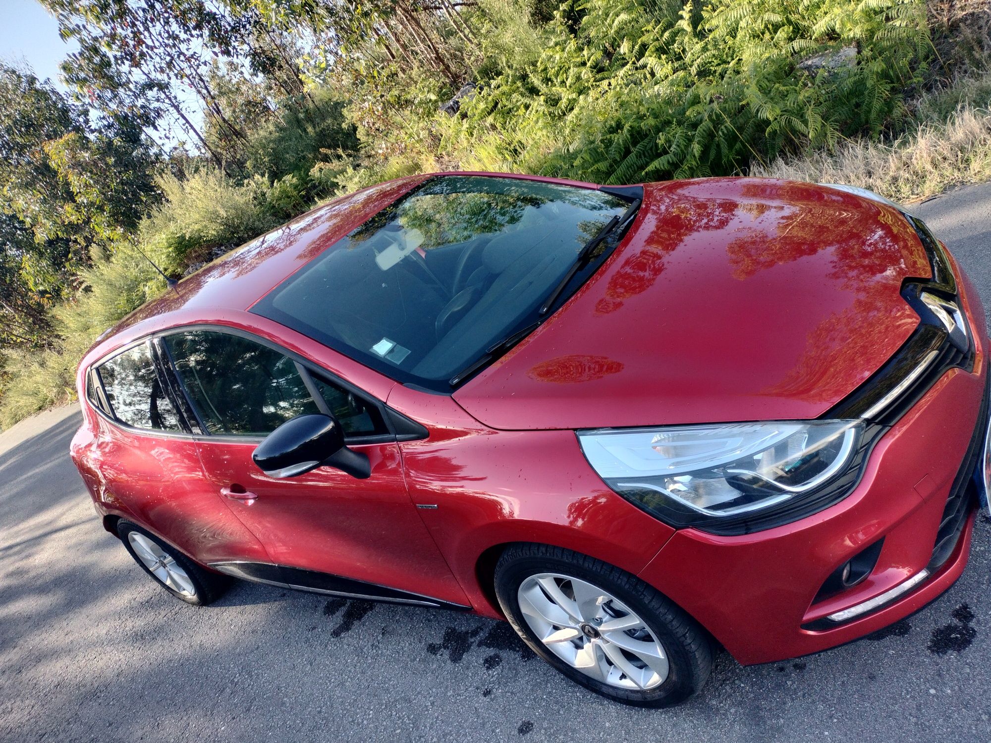 Renault Clio 1.5 DCI versão limited  só 89 mil km. Nada a fazer impecá