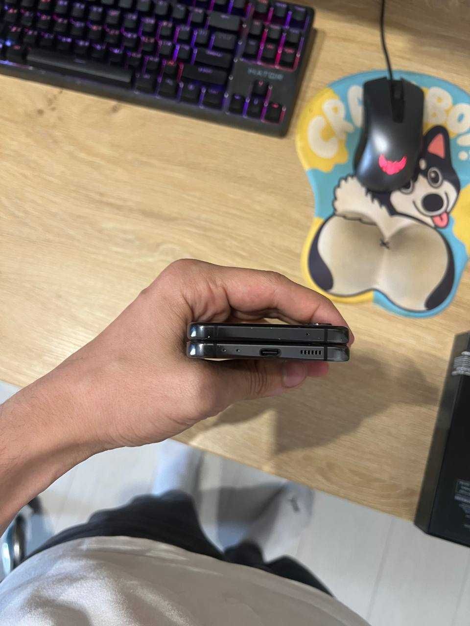 Samsung Galaxy Flip 4