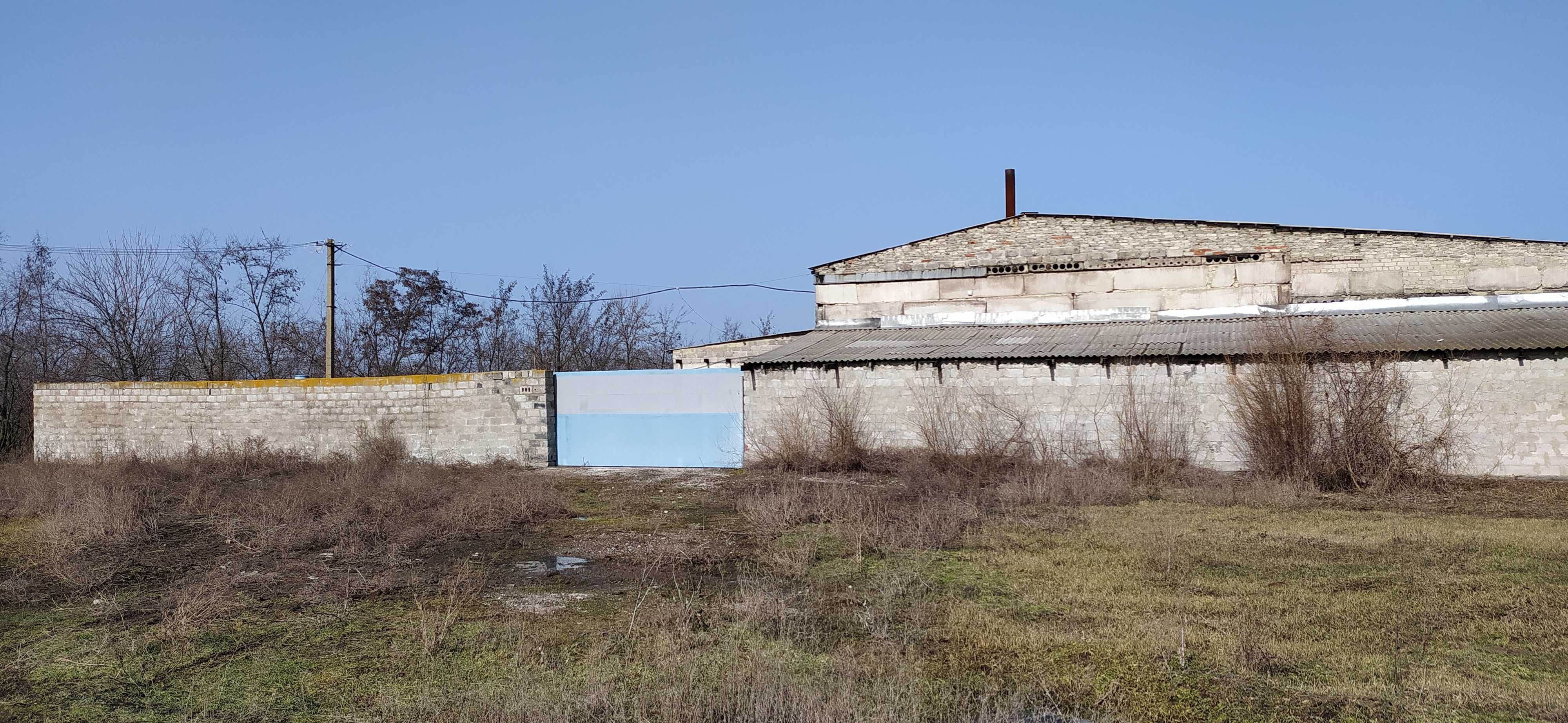 Продам отдельно стоящую базу. Бывшая олійниця.