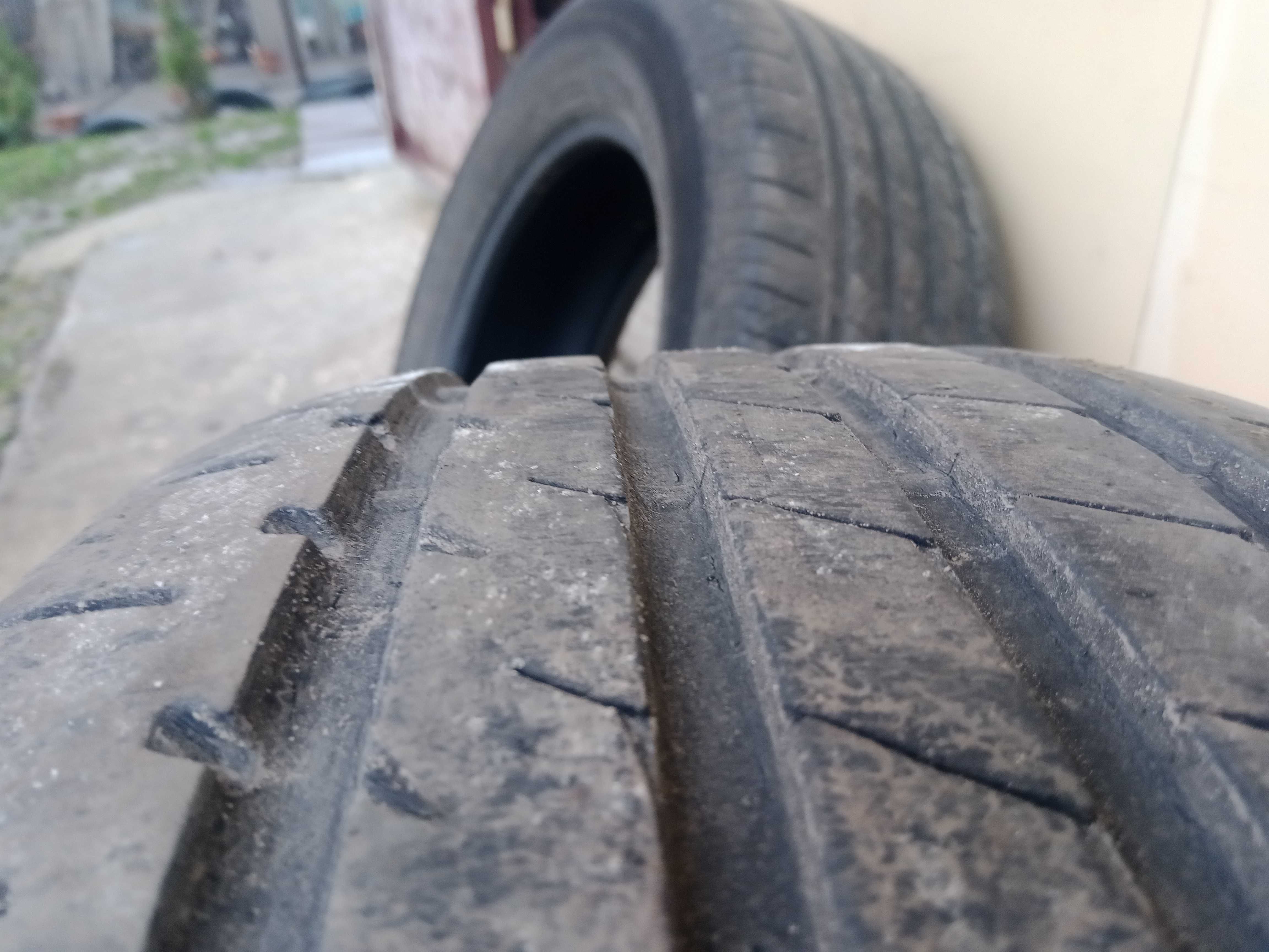 Продам шини пара lassa driveways 215/60 r16 99v
