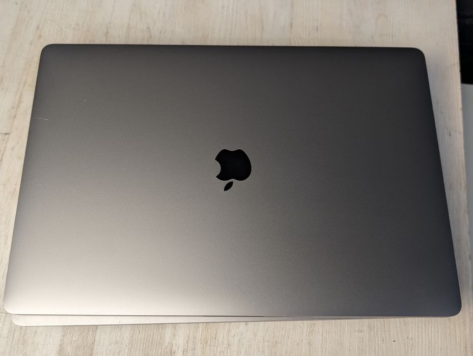 MacBook Pro A2141 (16", 2019)  i7-9750H, 32 GB, 500 GB, RadeonPro5300M