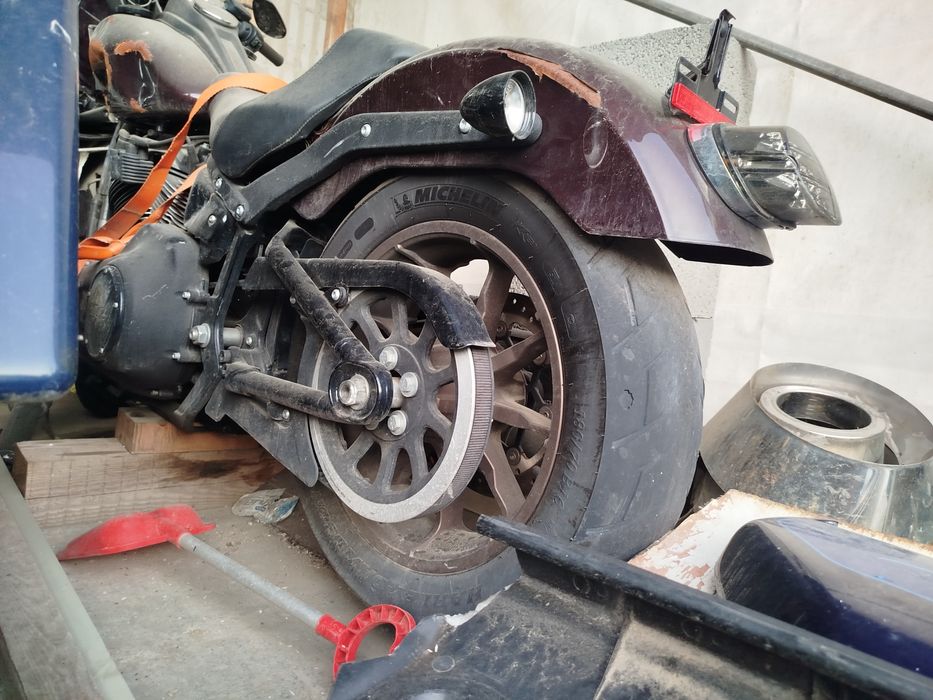 Harley-Davidson FXLRS 21r 114 - części koło lampa os siedzenie licznik