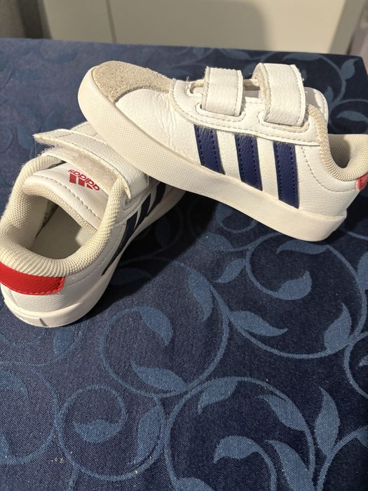 Vendo sapatilhas menino como novas