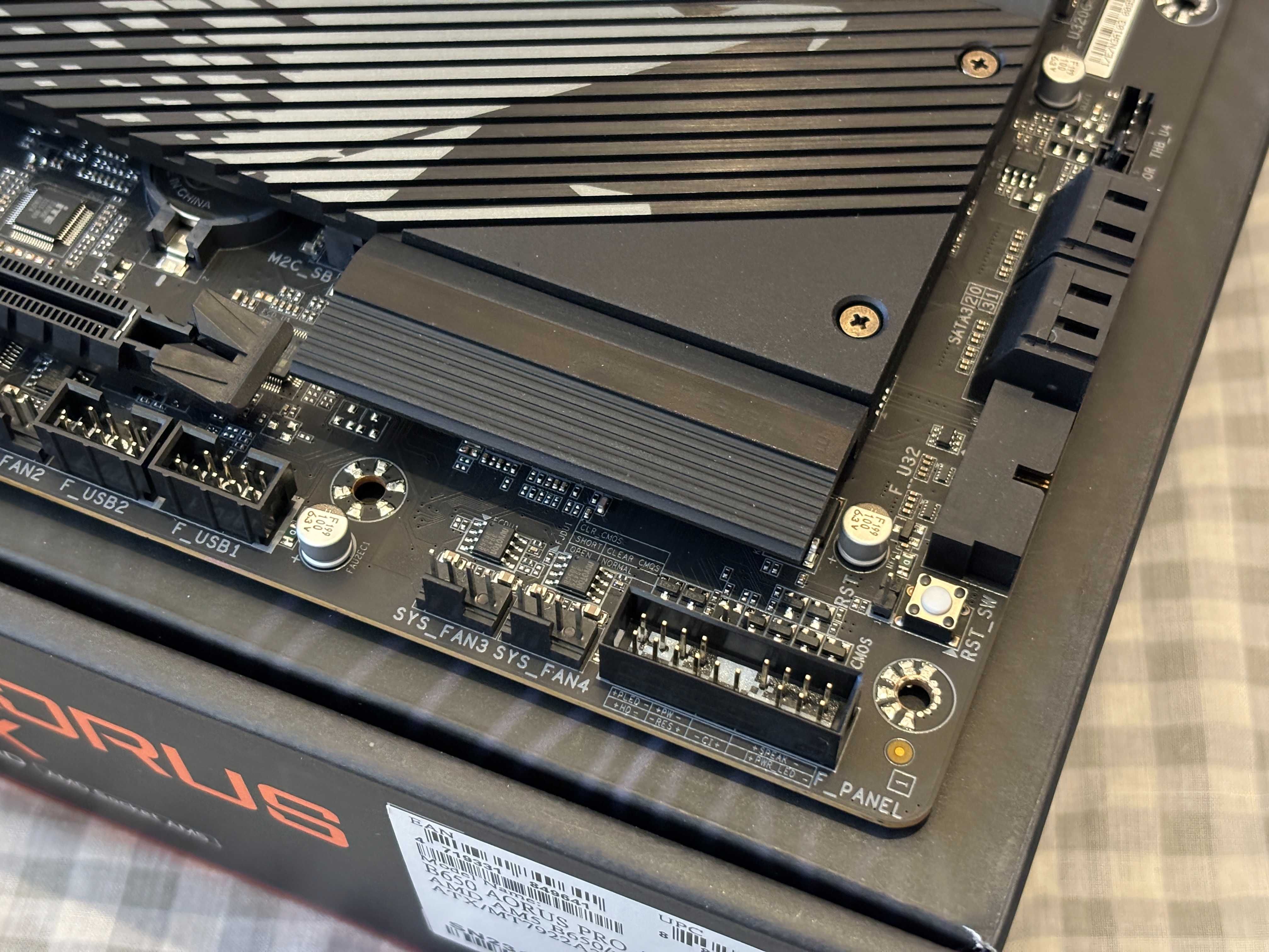 Материнська Плата Gigabyte B650 AORUS PRO AX (WIFI 6E)