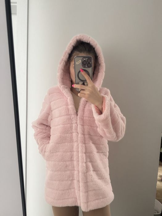 Płaszczyk kurtka mis futerko pudrowy róż