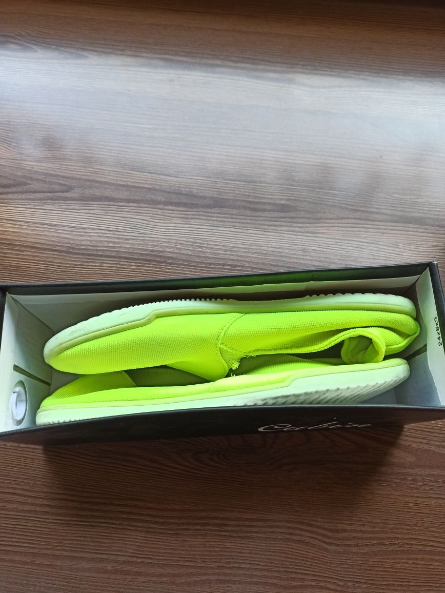 Neonowe tenisówki slip on 32