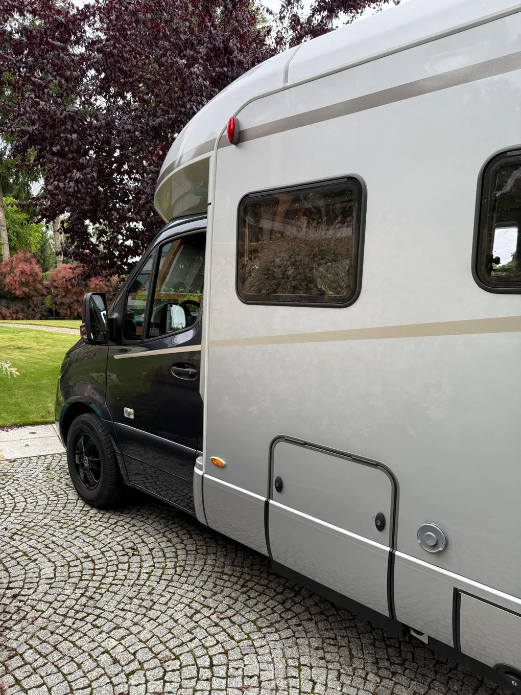 Hymer-Eriba B680  kamper półintegra Mercedes Hymer B680 bogaty idealny