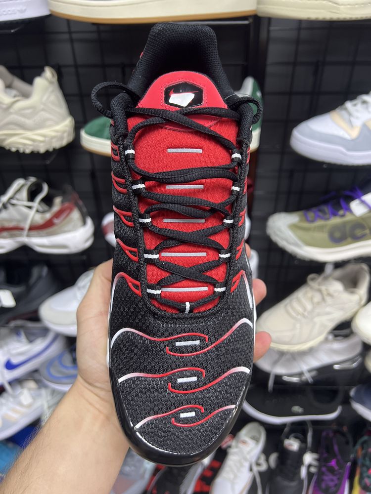 Оригінальні чоловічі кросівки Nike Air Max Plus (DM0032-004)