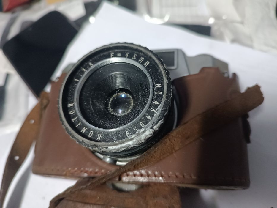 Máquina fotográfica Konica Snap