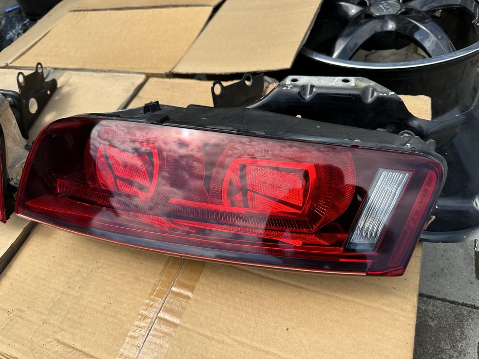 Lampy tył audi R8 STAN BARDZO DOBRY