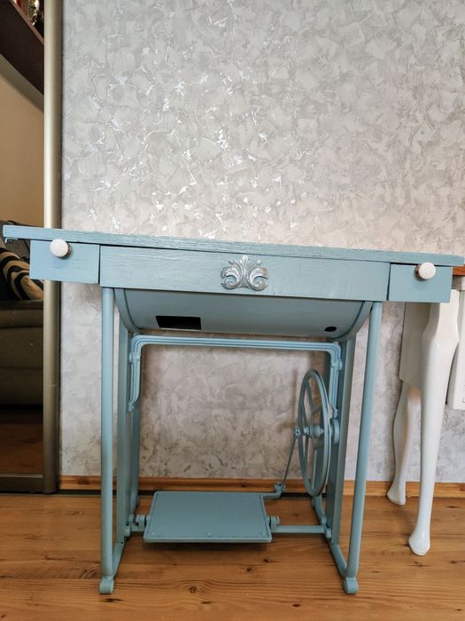 Stolik ze starej maszyny do szycia