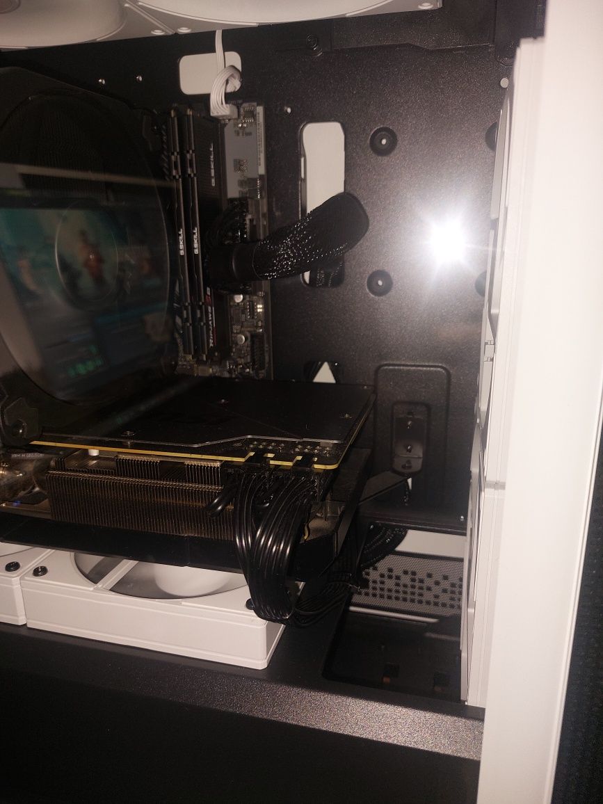 Ігровий ПК: ryzen5 7600, 32 гб озу, rx5600xt + переферія + гарантія