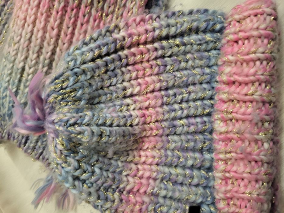 Czapeczka plus szalik cena 3zlote 4-6lat