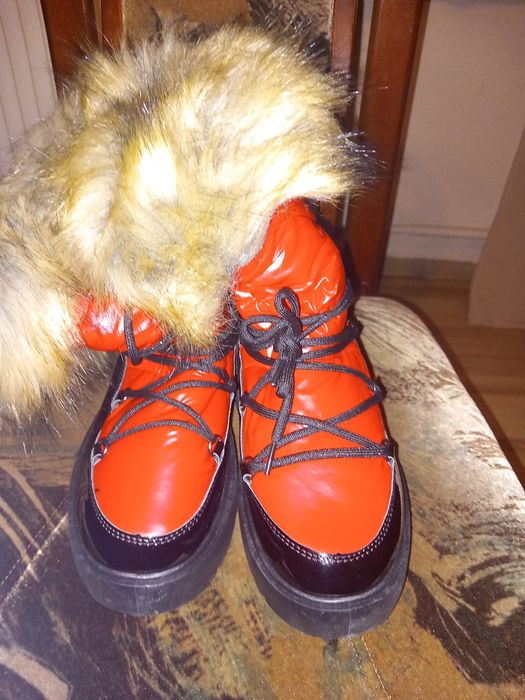 Czerwone kozaki z futerkiem