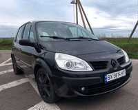 Renault Scenic.  .