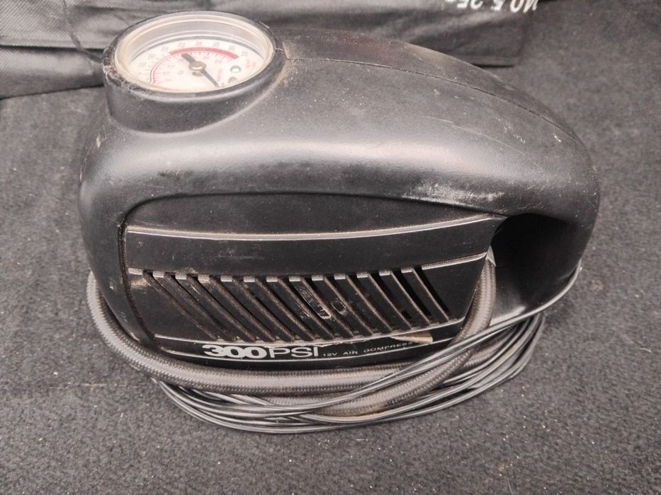 Автомобильный компрессор