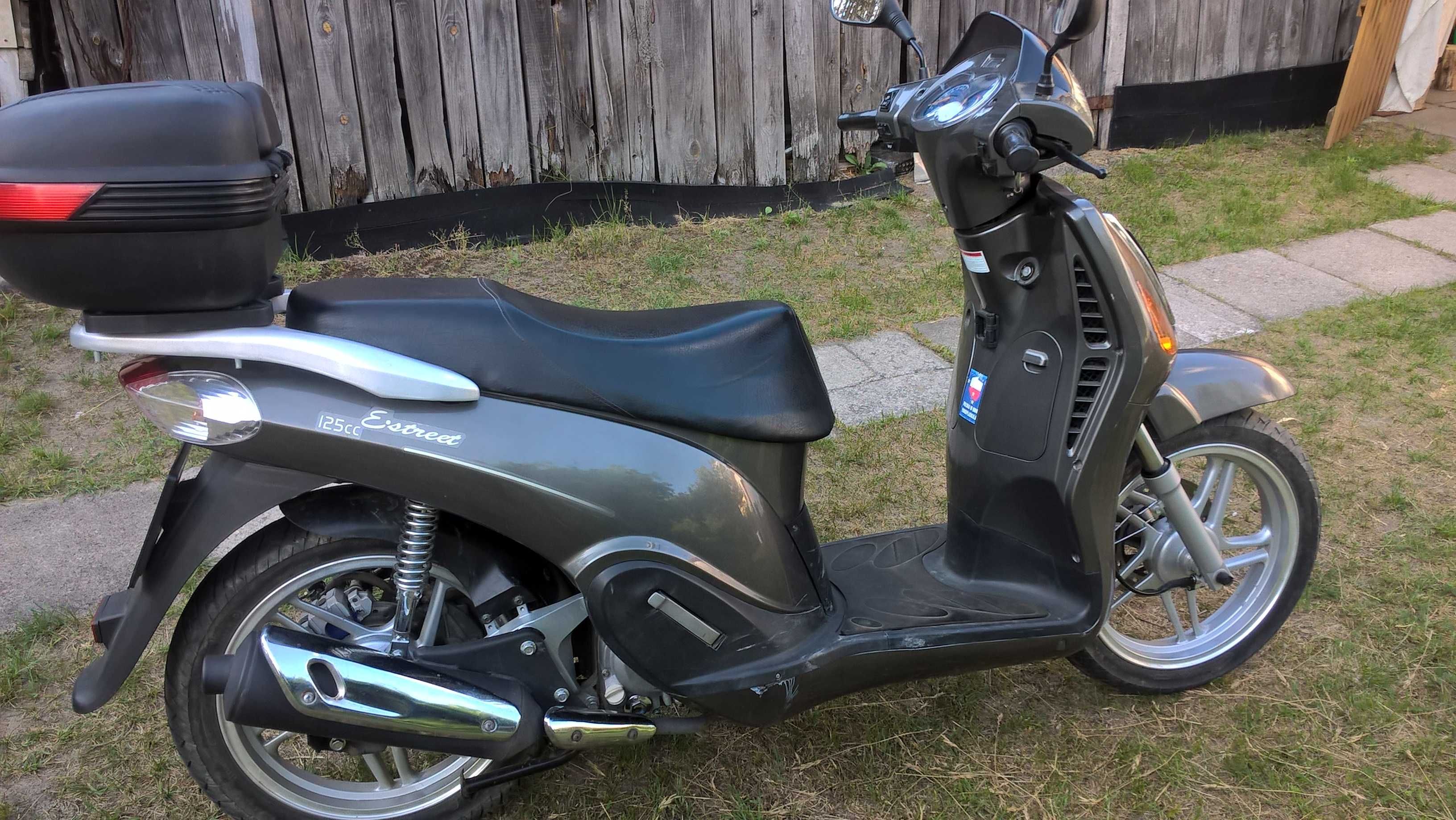 Skuter 125 cm CF MOTO + duży kufer
