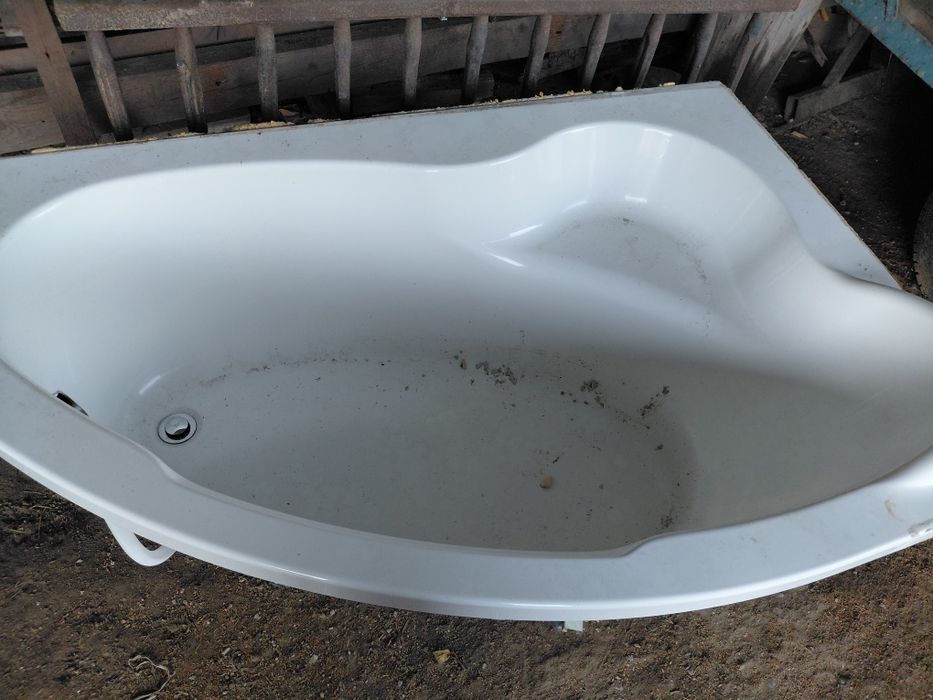 Wanna narożna z demontażu