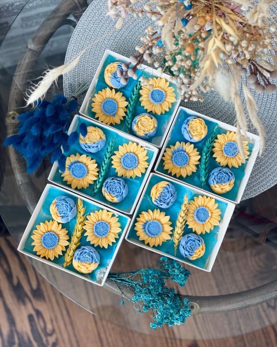 Набори з шоколаду, шоколадные цветы шоколадні квіти, букети з шоколаду