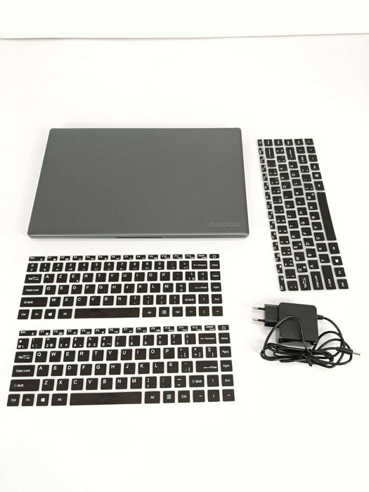 Laptop Morostron 16" Intel Pentium J3710 8/256GB SSD Windows 11 QWERTY