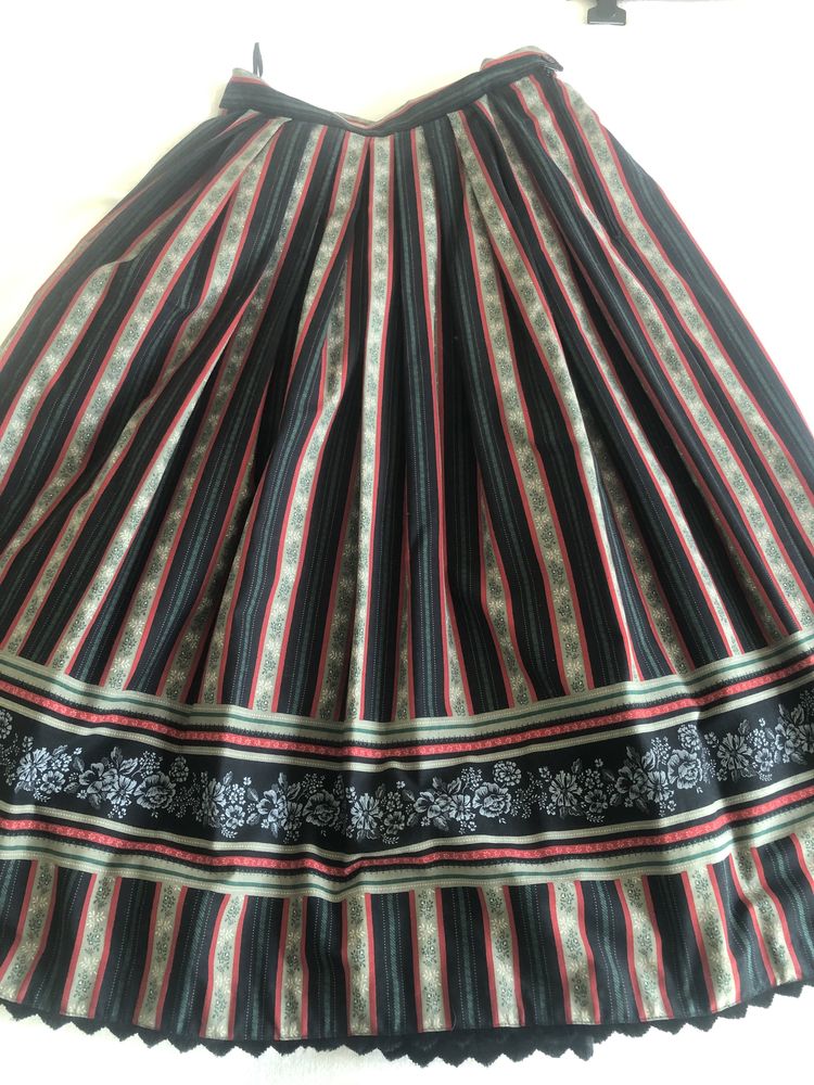 Długa spódnica damska styl vintage