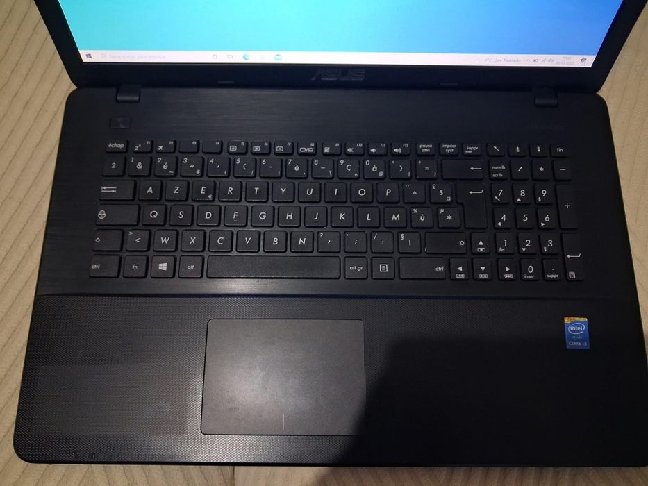 Portátil Asus X751L