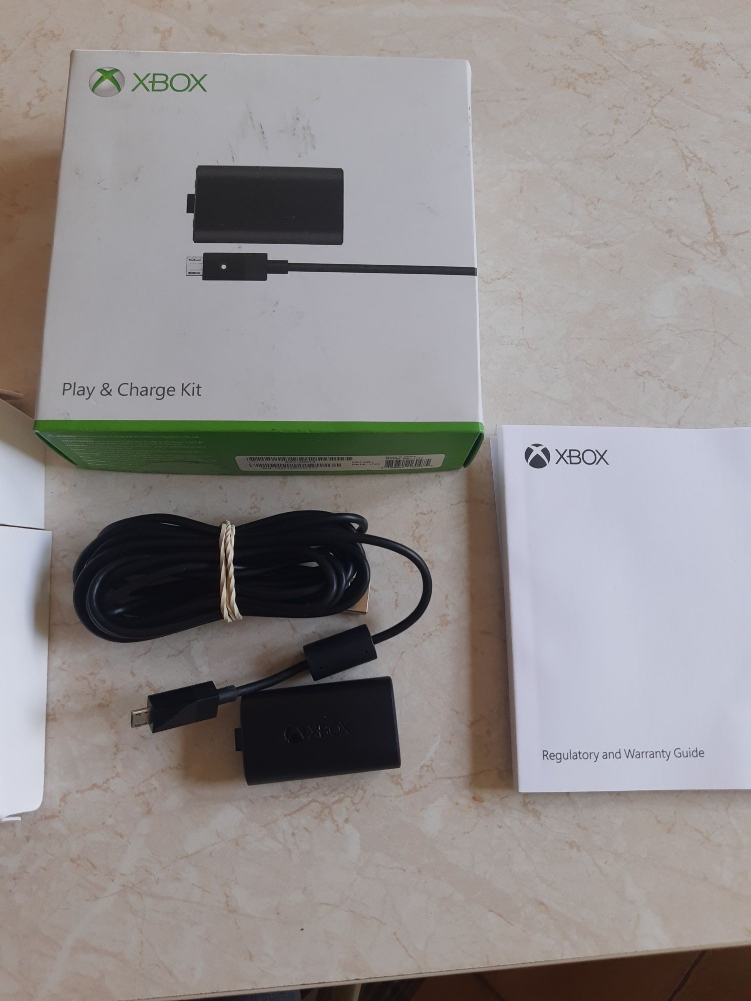 Zestaw Play&charge x-box  model 1727