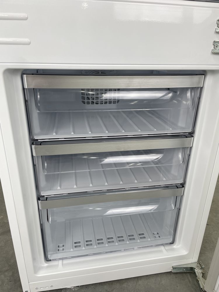 Новий | No Frost | вбудований холодильник Grundig K563CONEB