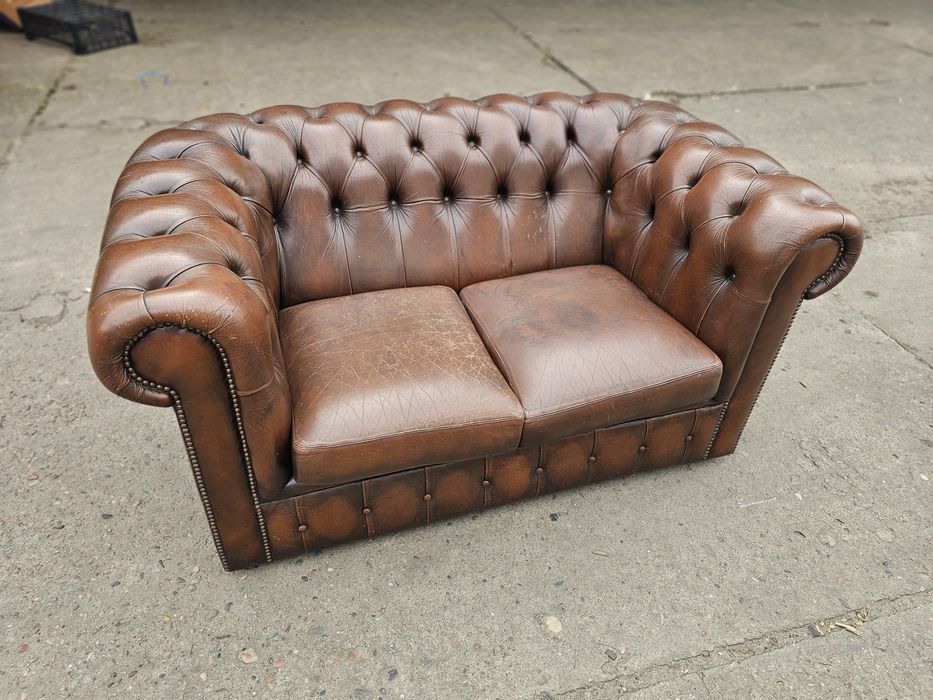 Sofa Chesterfield skórzana brązowa 140cm
