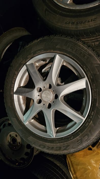 Зимова гума шини пірелі 215 60 17 18рік