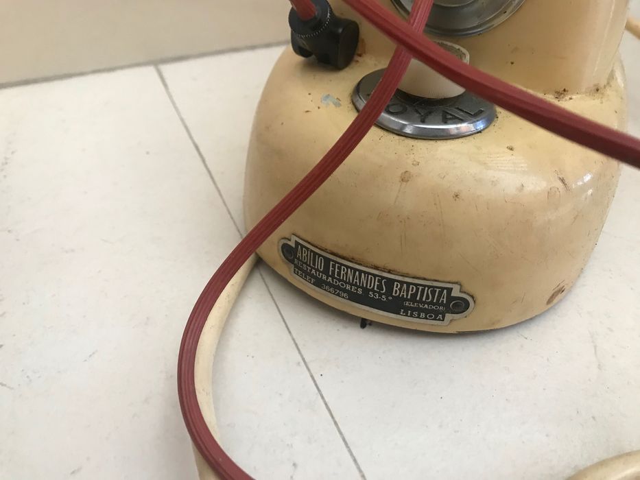 Máquina antiga de apanhar malhas