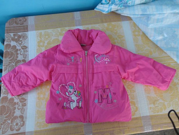 Дитяча (дівчача) рожева курточкаНа 2-3 роки.