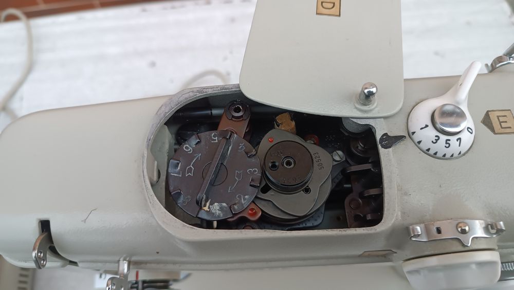 Швейна машина Pfaff  з Німеччини