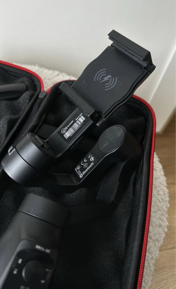 Stabilizator Gimbal Smartfon Moza-mini-MI czarny trójnóg podstawa