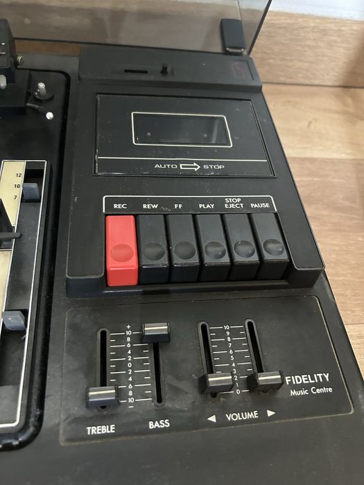 Antigo Gira Discos Fidelity Music Centre com Colunas