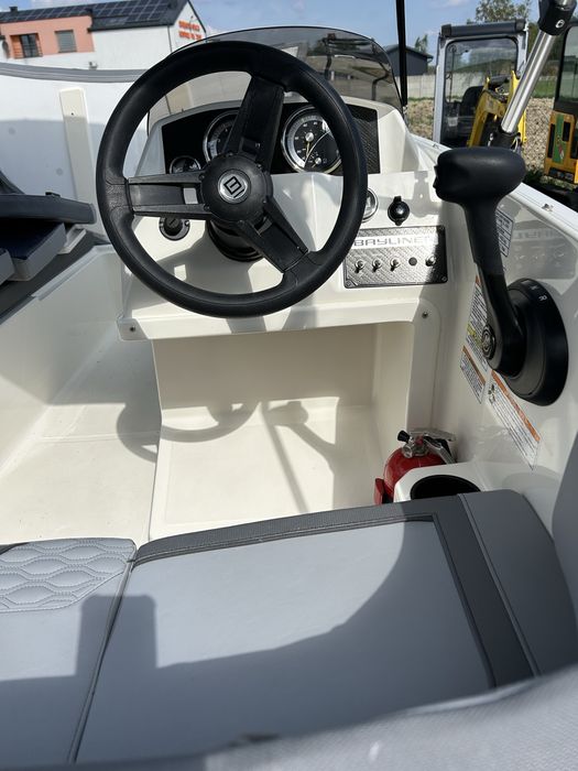 Nowa łódz wedkarska rekreacyjna silnik elektryczny  echosonda