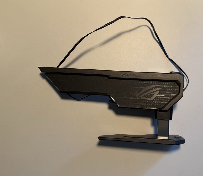 Uchwyt do karty graficznej ASUS ROG Herculx.