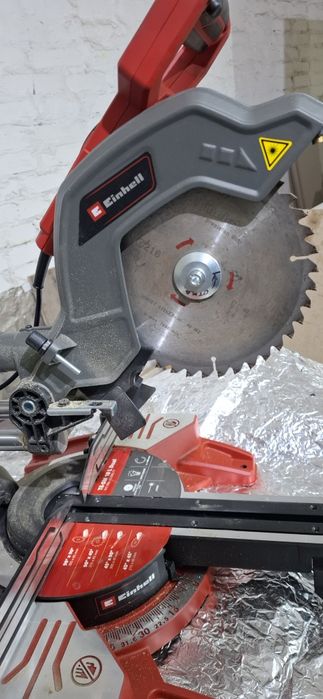 Торцовочна пила Einhel ТЕ-SM 10L Dual