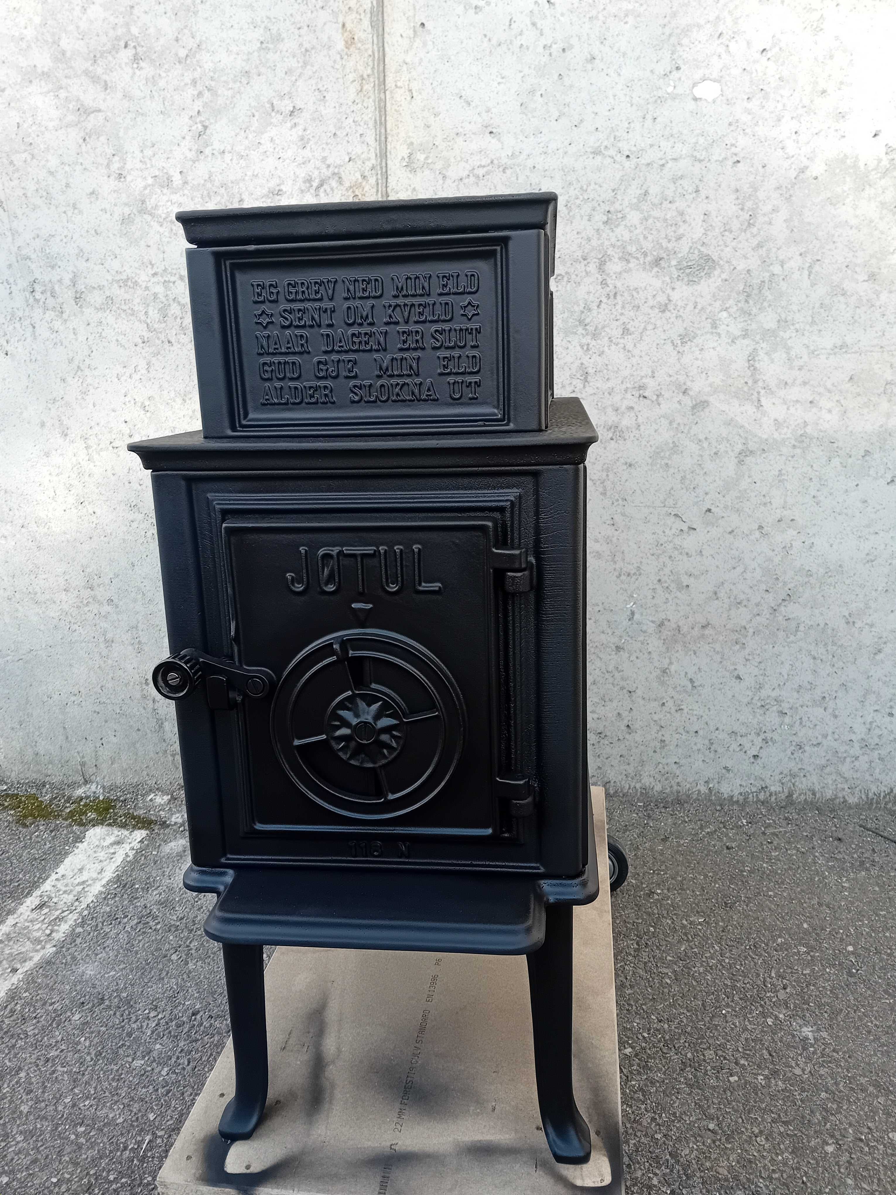 Norweski piec żeliwny Jotul 118.