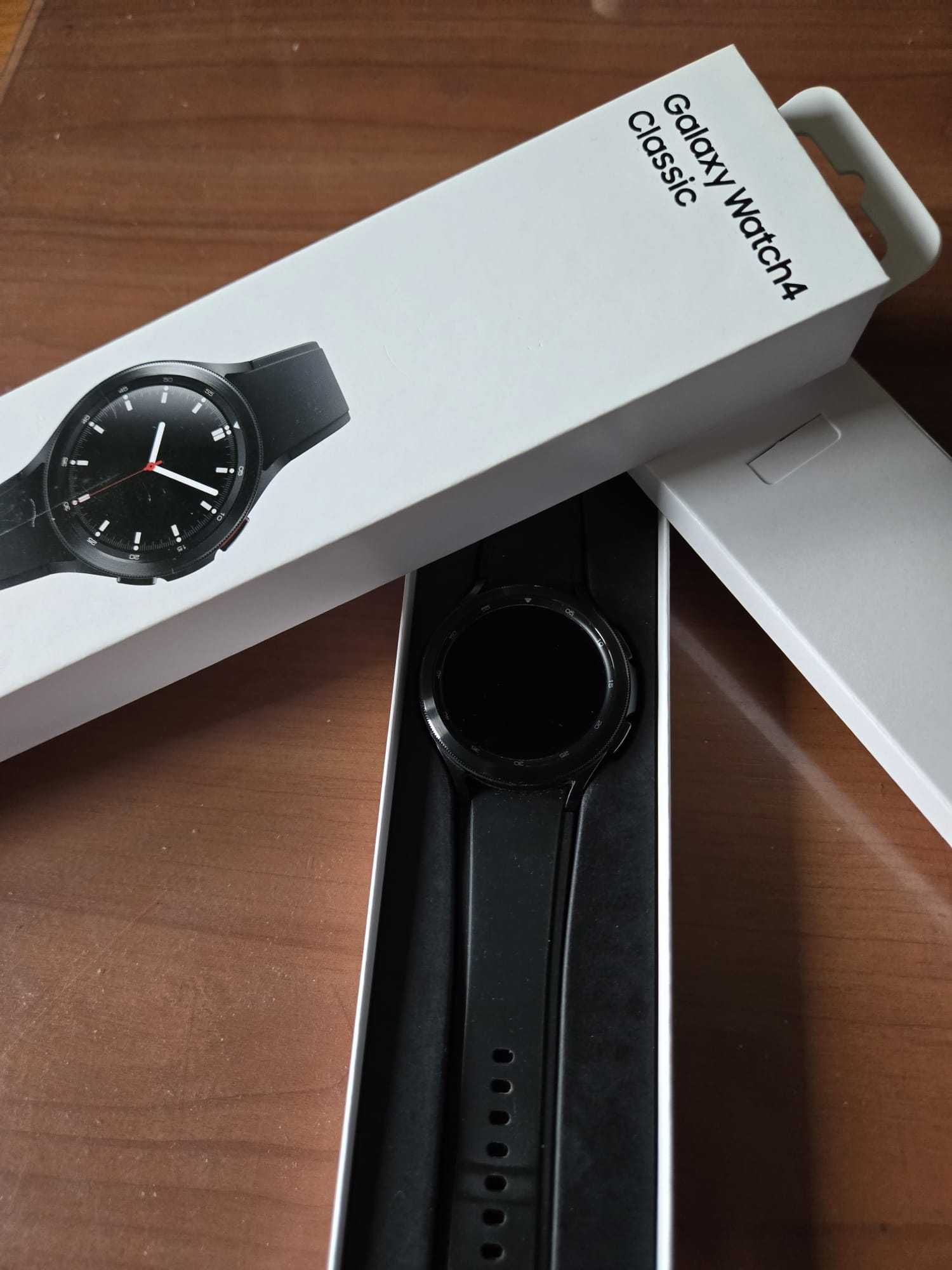 Samsung Galaxy Watch4 Classic - stan idealny, oryginalne opakowanie.
