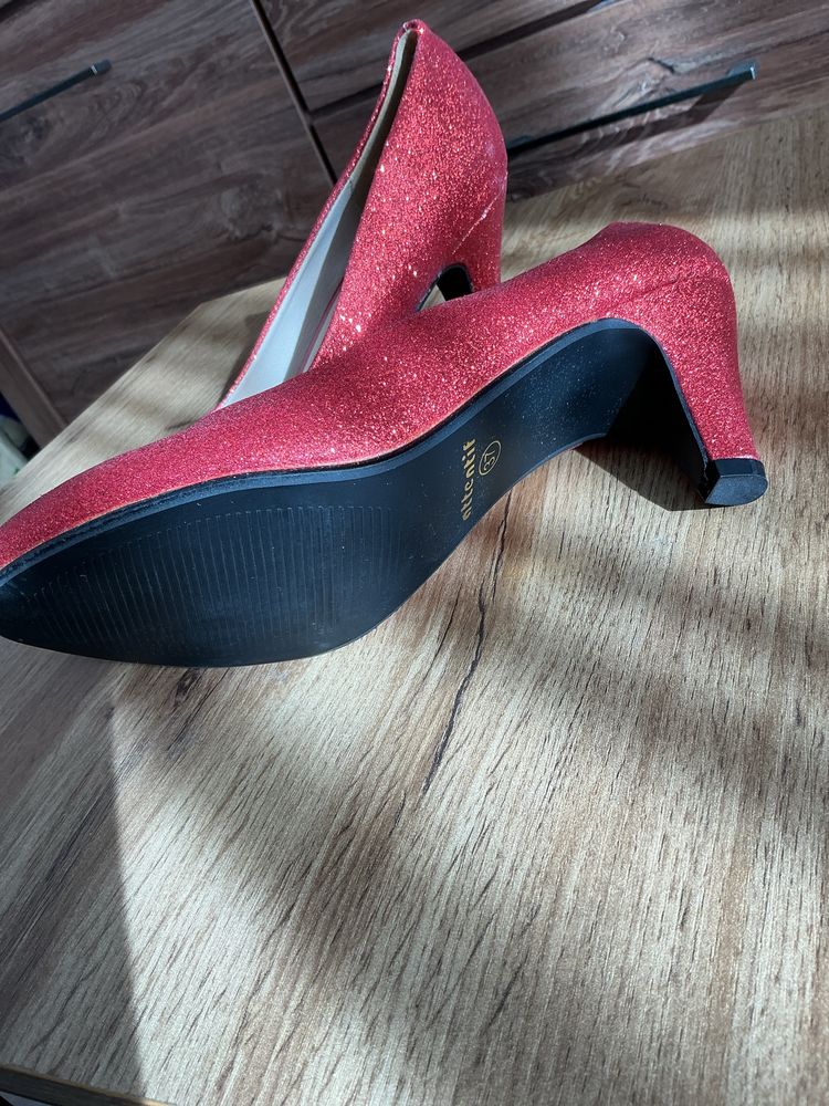 Buty damskie na obcasie czerwone brokat r37