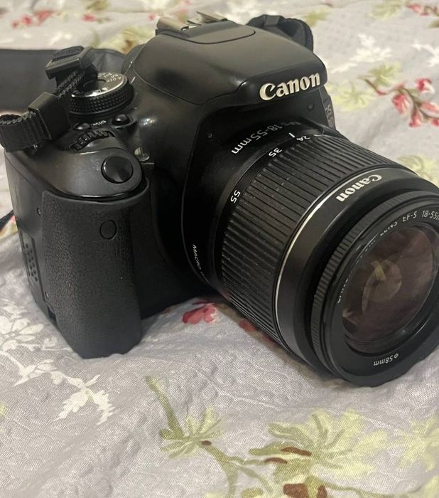 Фотоапарат Canon 600d
