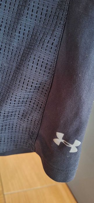T-shirt S Under Armour damski sportowy czarny