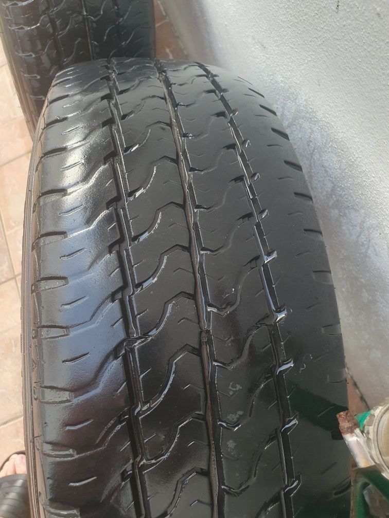 4 jantes vw caravelle T5 com pneus Dunlop 215/65 R16